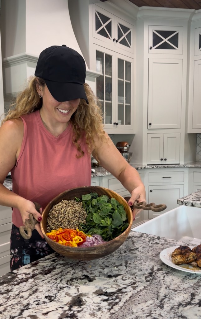 QuinoaSpinachSaladOnions Peppers 